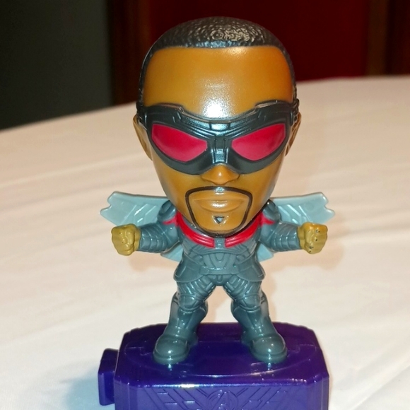 Marvel Avengers MacDonald toys lot of 3 - Picture 4 of 5